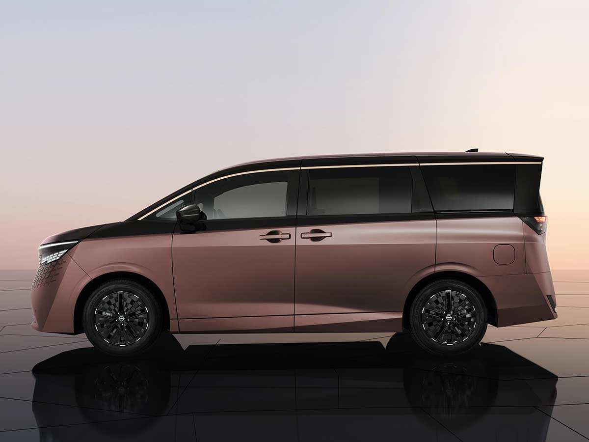2026 Nissan Elgrand Premium Van Side