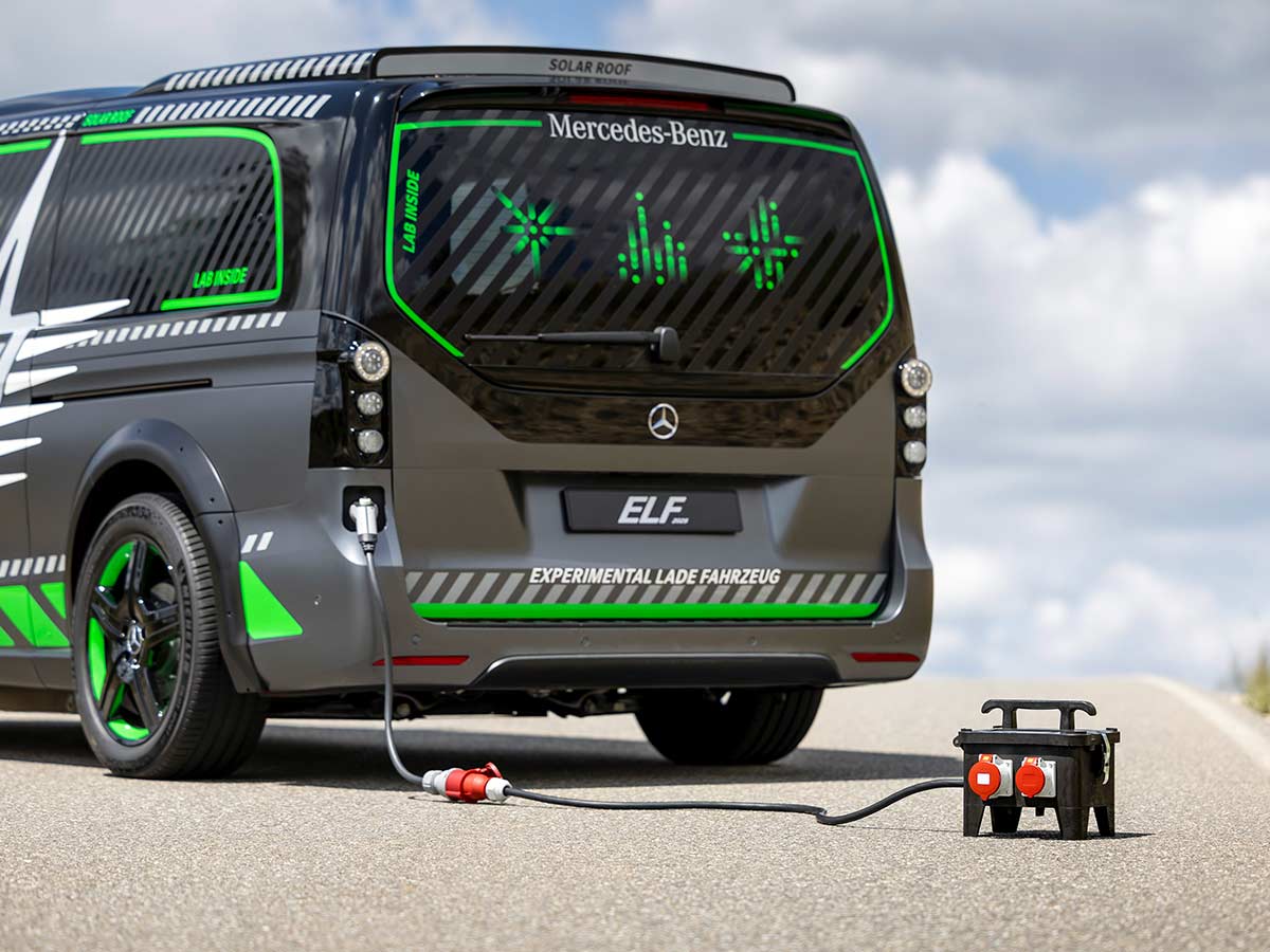 Mercedes Benz ELF Vehicle 2 Load