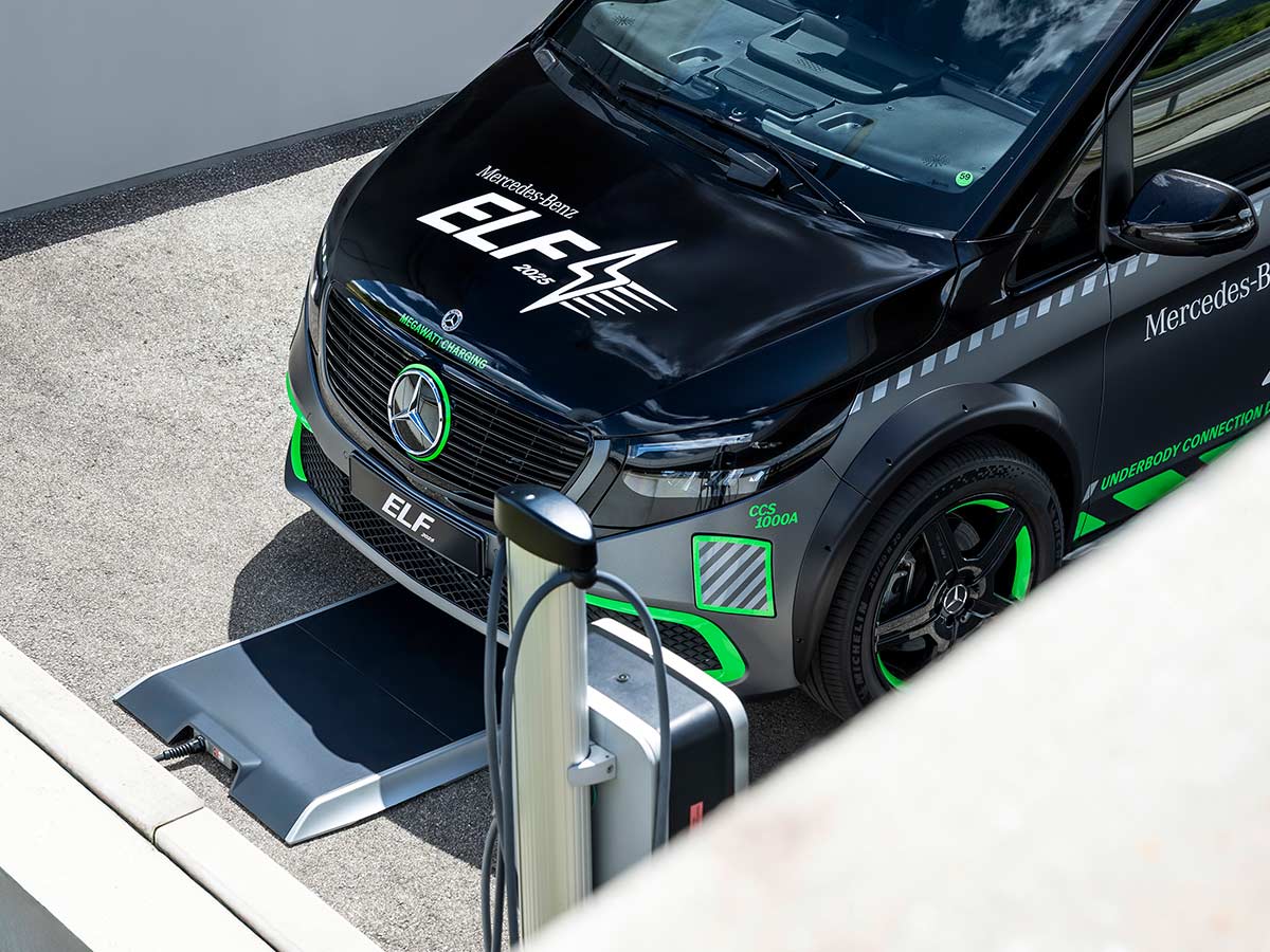 Mercedes Benz ELF Wireless Car Charger