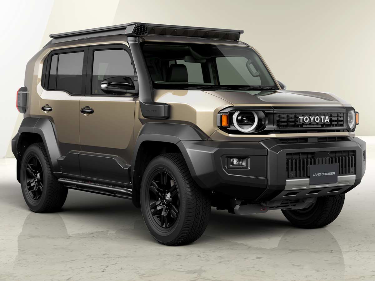 Toyota Land Cruiser FJ Customized Front Quarter View