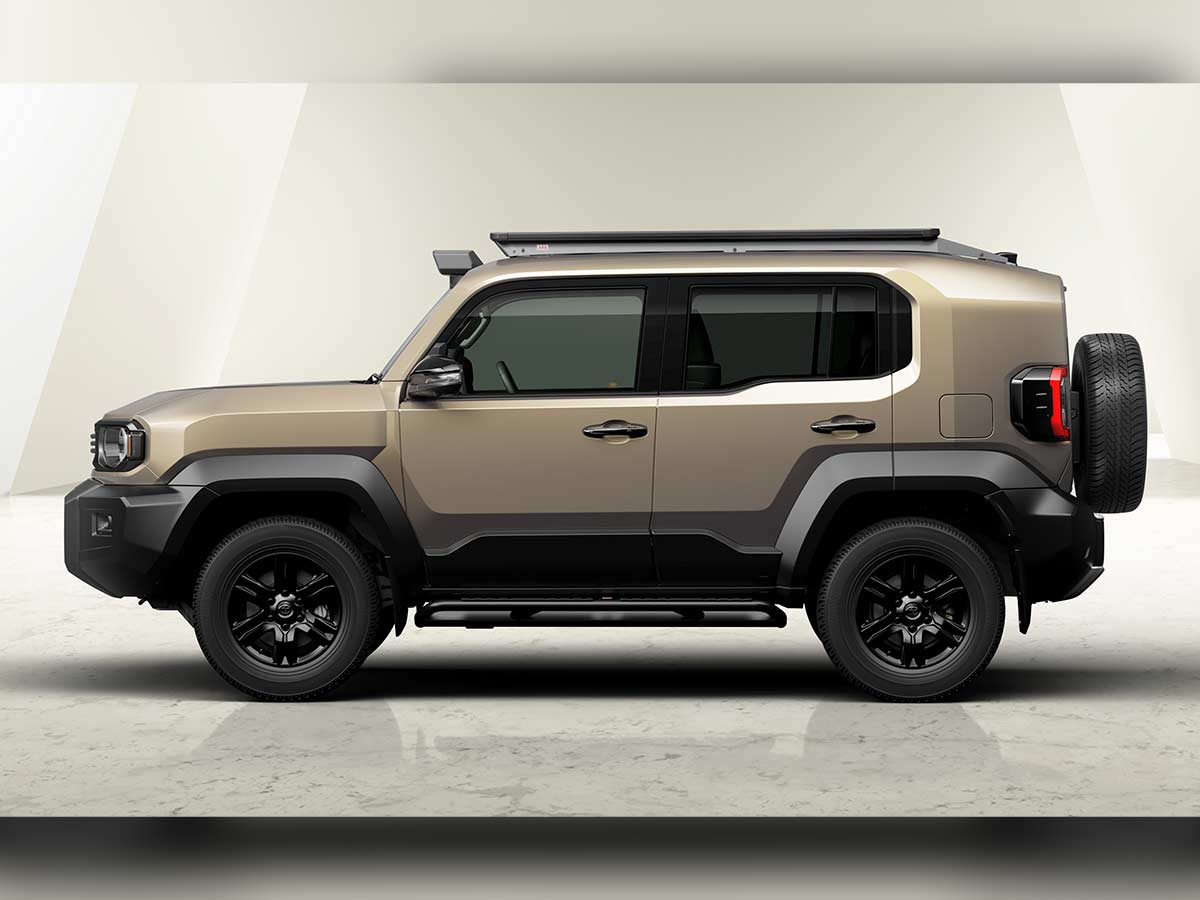 Toyota Land Cruiser FJ Customized Side View