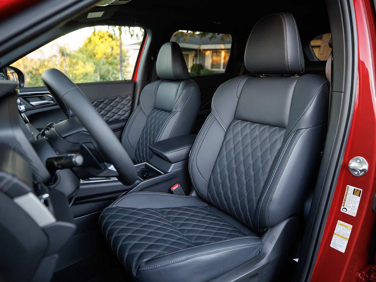 2026 Nissan Rogue Plug in Hybrid Front Seats