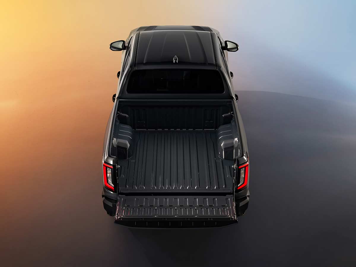 Toyota Hilux BEV 2026 Cargo Bed