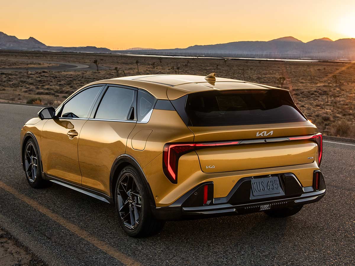 2026 Kia K4 Hatchback Rear Quarter View