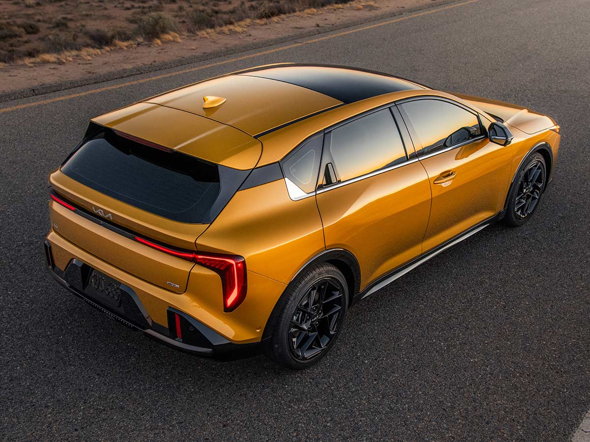 2026 Kia K4 Hatchback Rear quarter Top View
