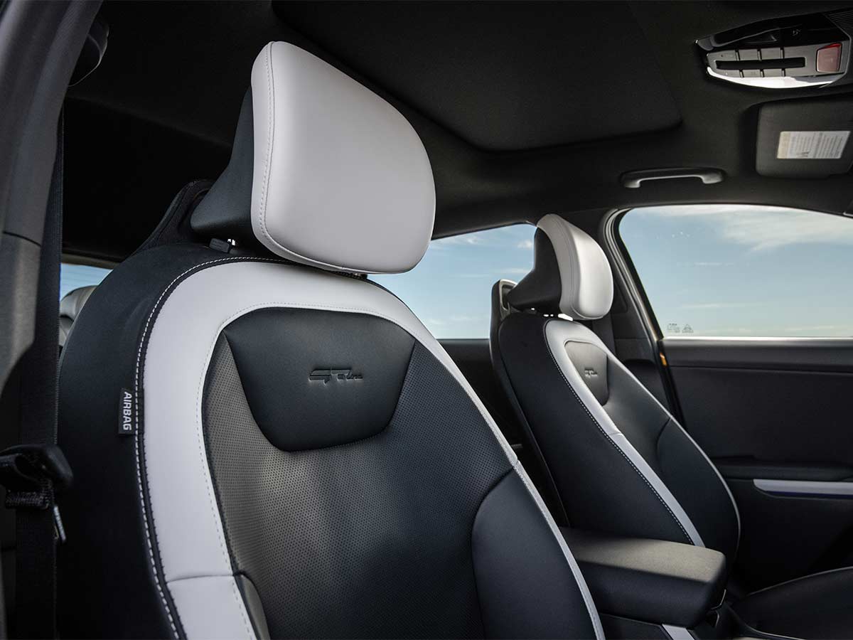 2026 Kia K4 Hatchback seats