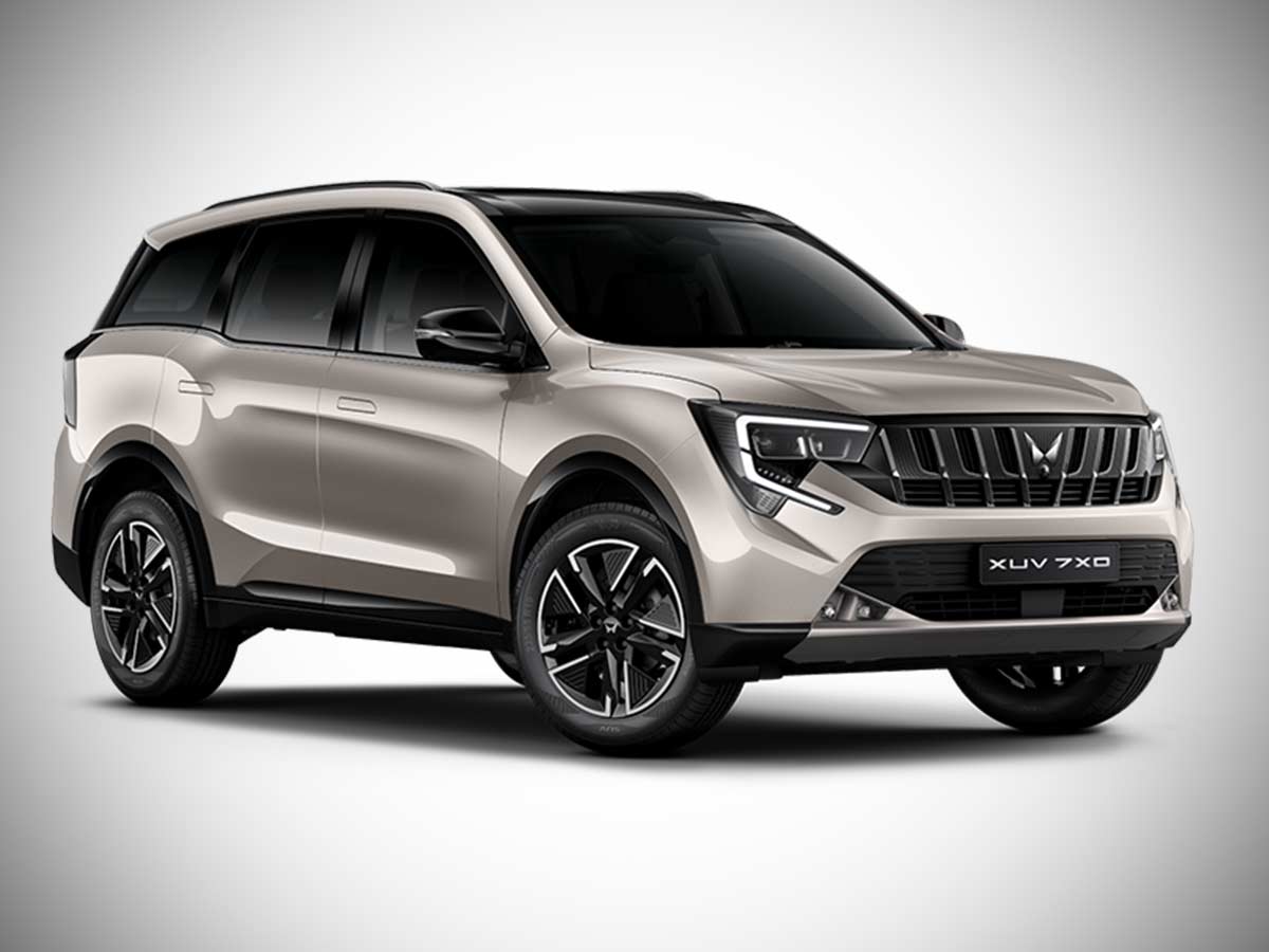 2026 Mahindra XUV 7XO Desert Myst with Stealth Black roof