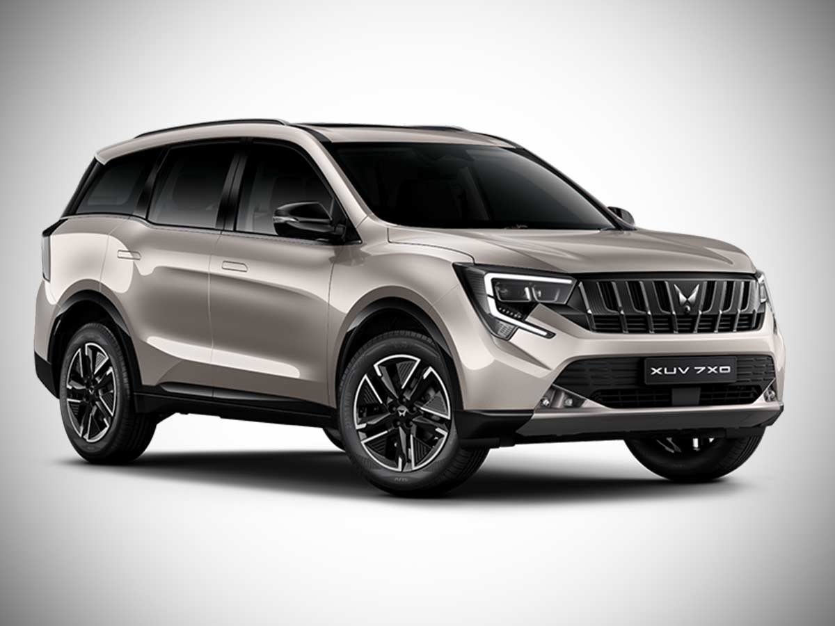 2026 Mahindra XUV 7XO Desert Myst