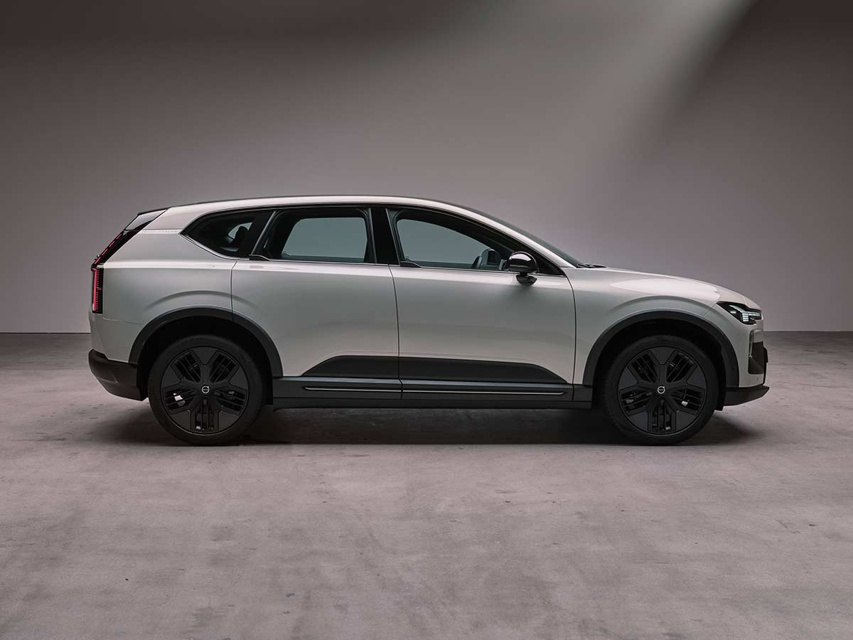 2026 Volvo EX60 Cross Country Side View