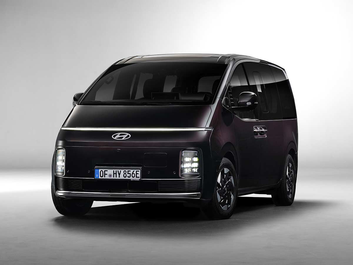 2026 hyundai staria electric mpv front quarter