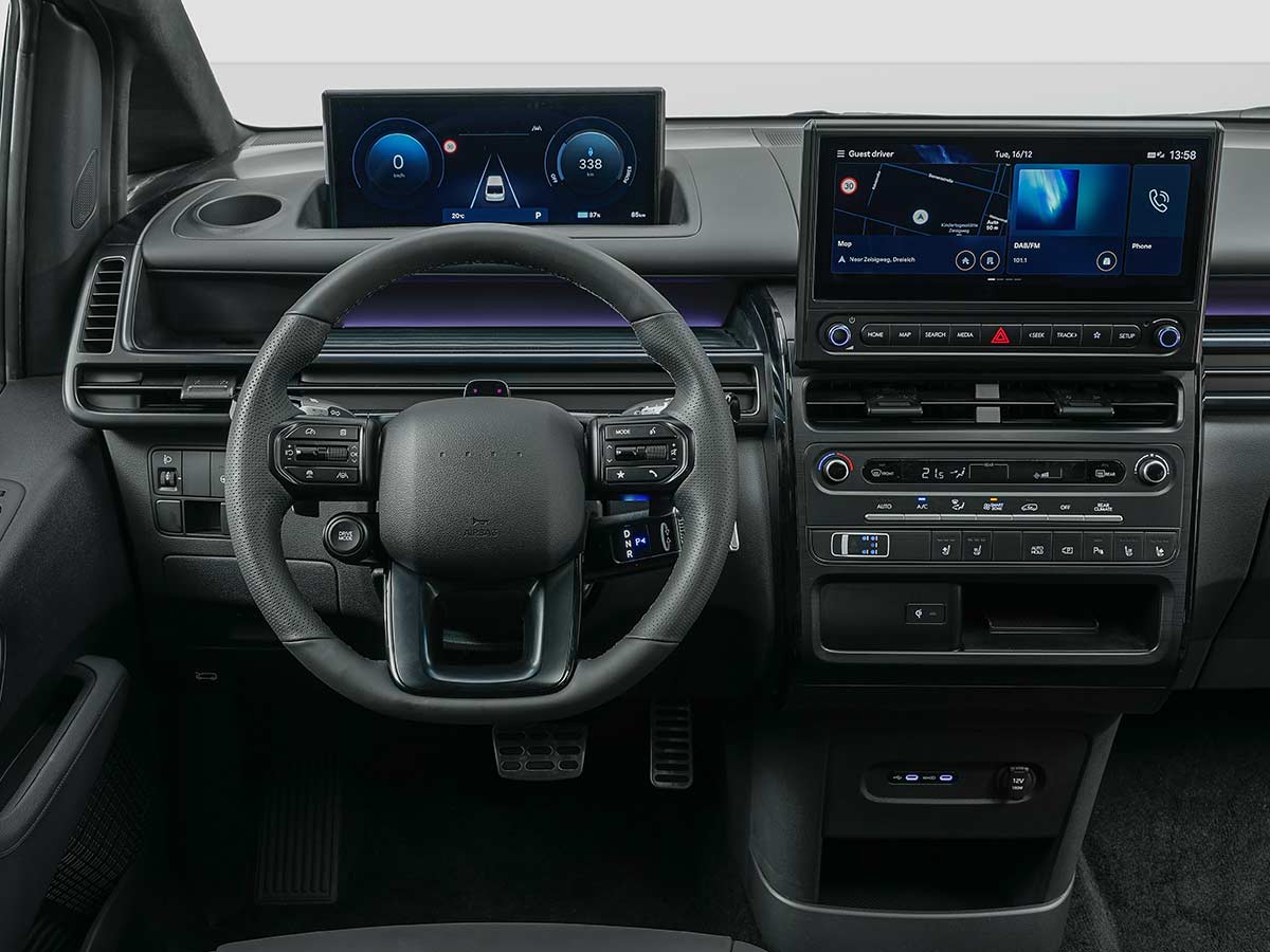 2026 hyundai staria electric steering wheel screens