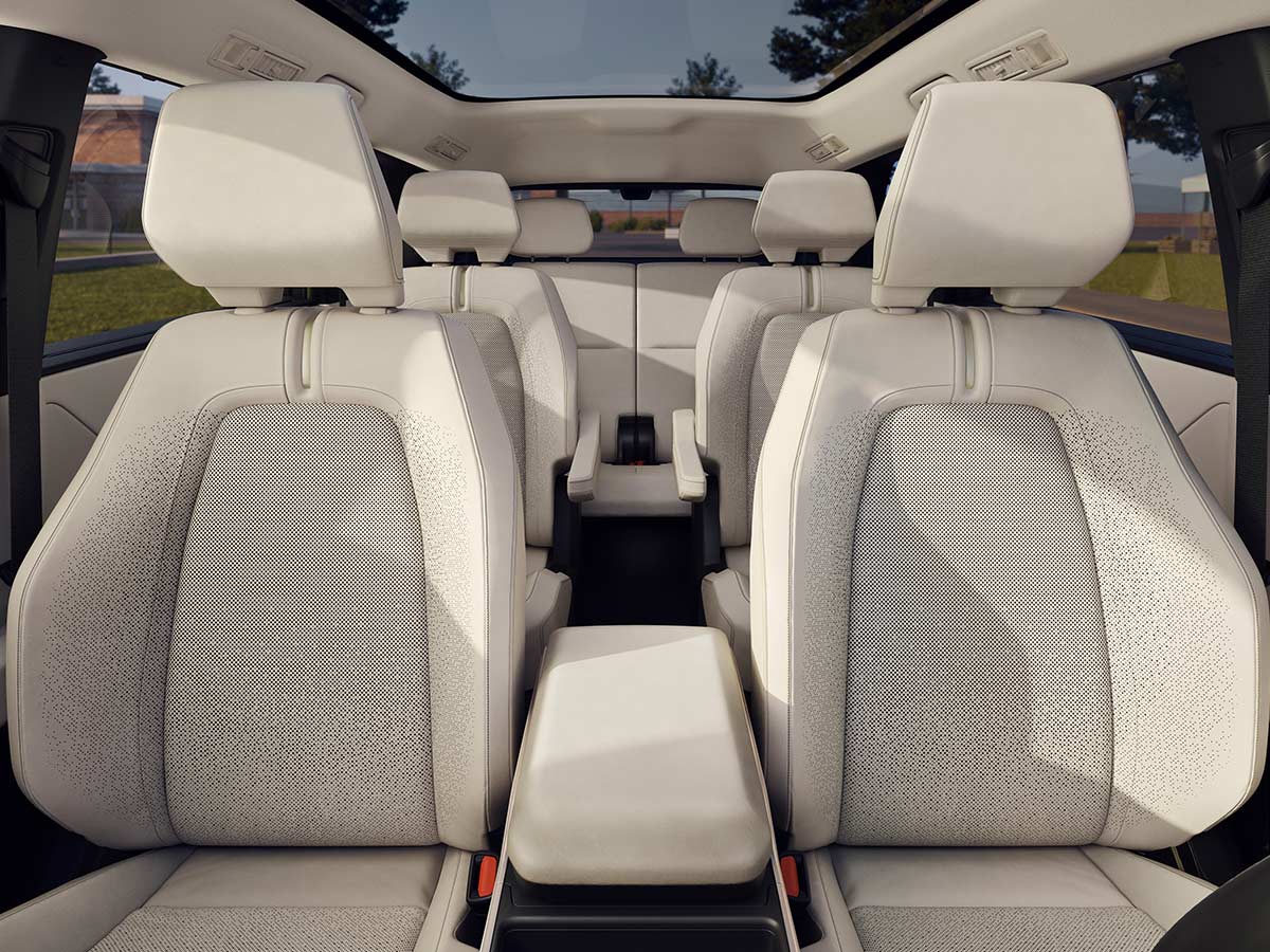 2027 Toyota Highlander Seats 7 seater Electric SUV