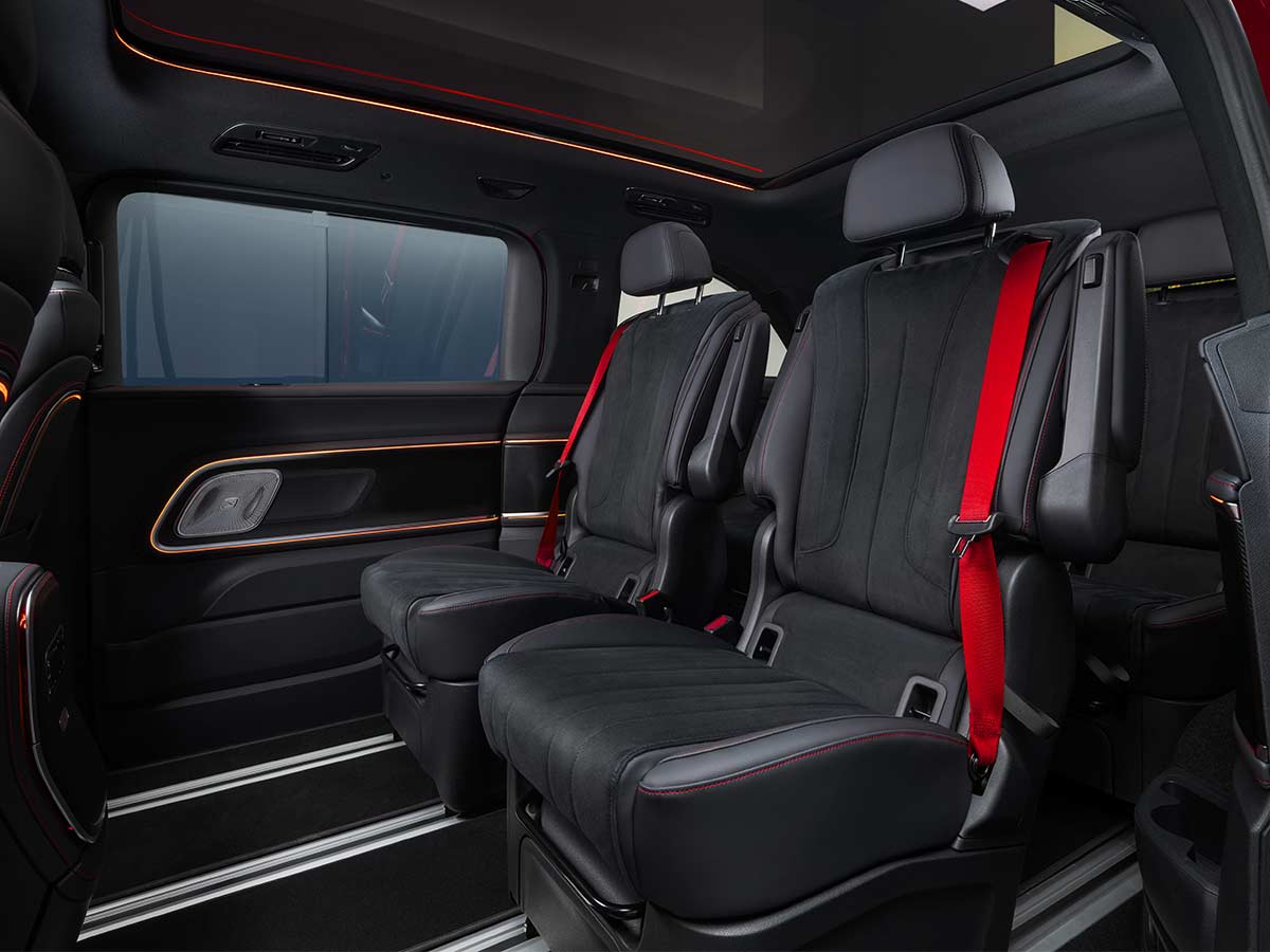 Mercedes Benz VLE AMG Line Plus Middle Row Seats with Red Seatbelt