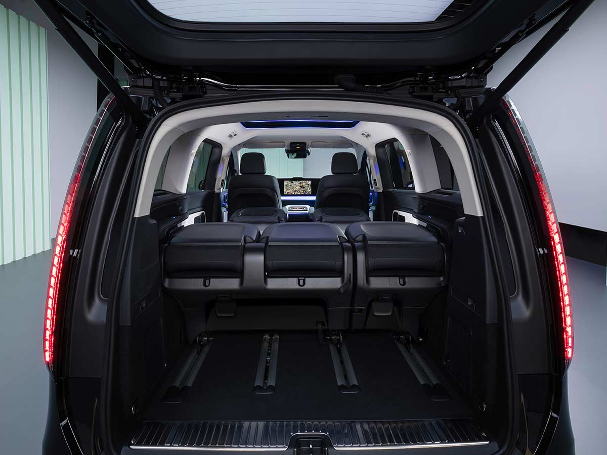 Mercedes Benz VLE Cargo Space