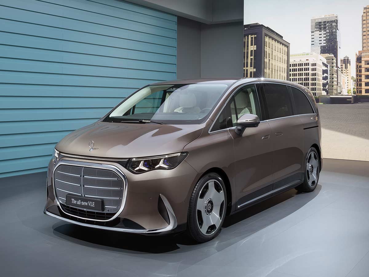 Mercedes Benz VLE Exclusive Velvet Brown Front Quarter