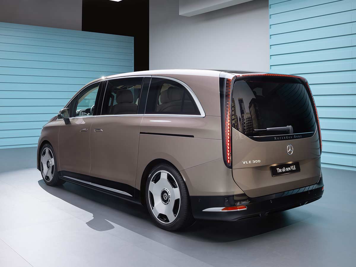 Mercedes Benz VLE Exclusive Velvet Brown Rear Quarter