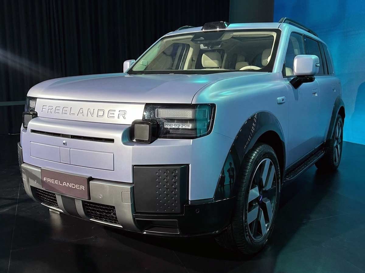 2026 Freelander 8 SUV Front Quarter