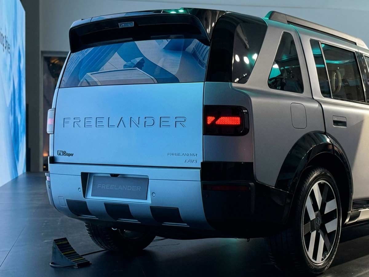 2026 Freelander 8 SUV Rear Quarter