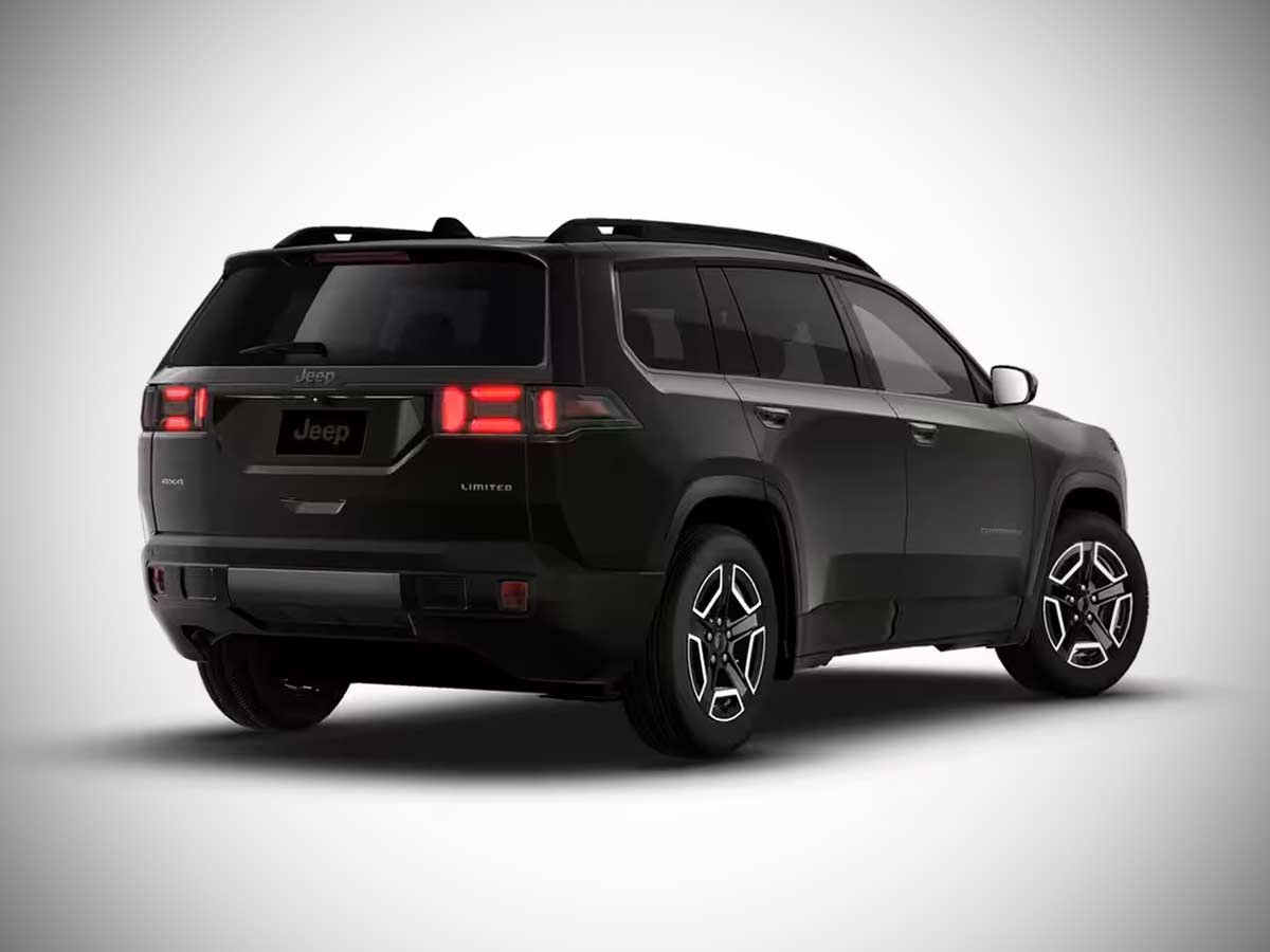 2026 Jeep Cherokee Limited Diamond Black Crystal Pearl Rear Quarter