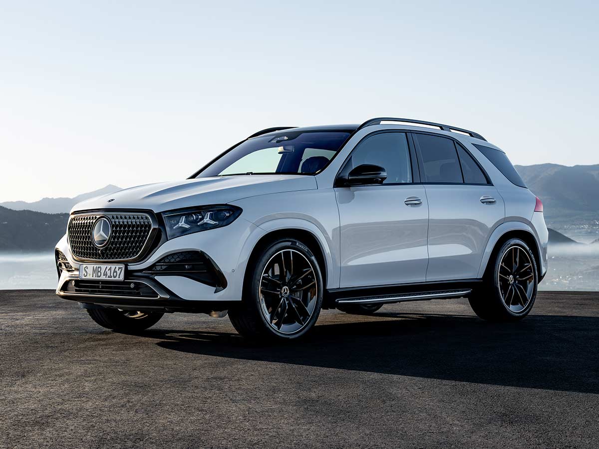 2026 Mercedes-Benz GLE: A Complete Guide to the New GLE’s Power, Tech and Comfort Upgrades 2026 Mercedes Benz GLE Front Quarter