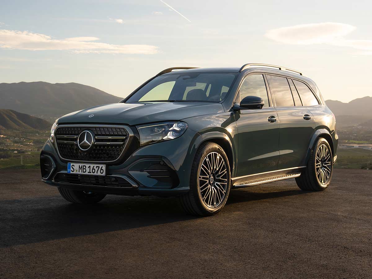 2026 Mercedes Benz GLS Front Quarter