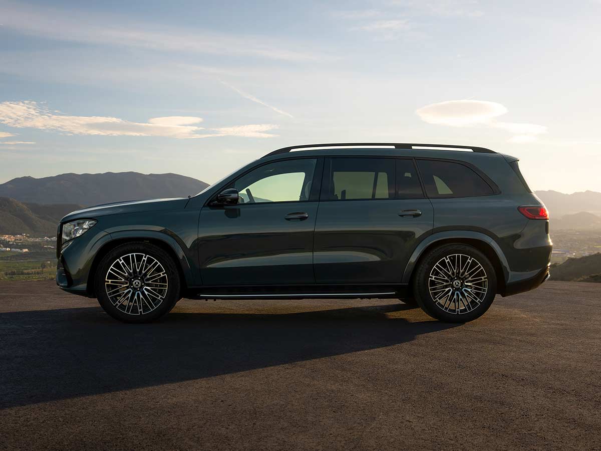 2026 Mercedes Benz GLS Side