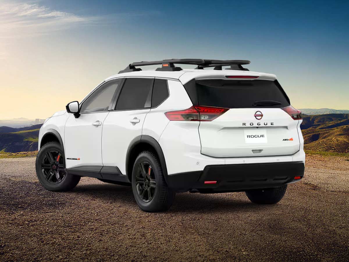 2026 Nissan Rogue Rock Creek Everest White Pearl Rear Quarter