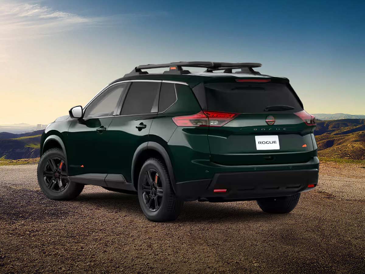 2026 Nissan Rogue Rock Creek Obsidian Green Pearl Rear Quarter