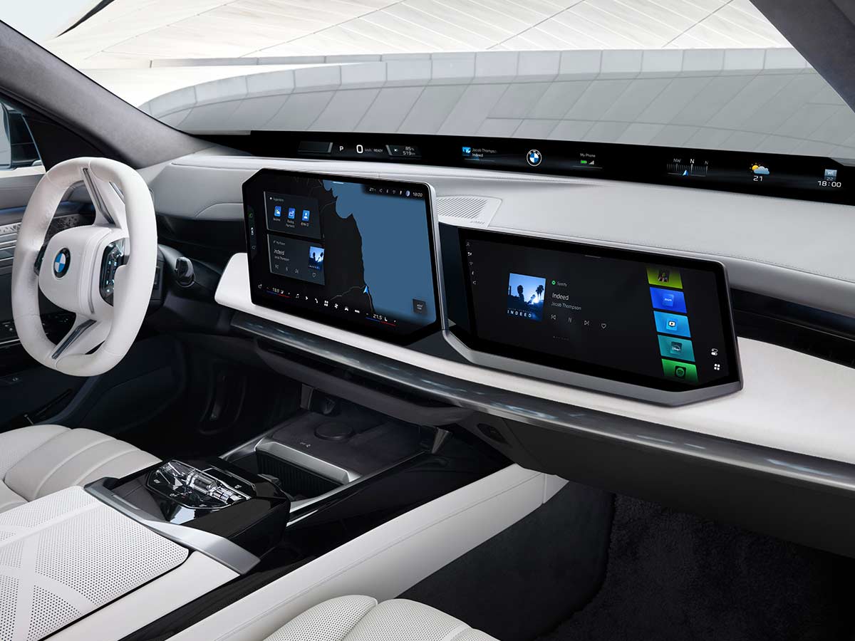 2027 BMW 7 Series 17.9 inch free cut touchscreen