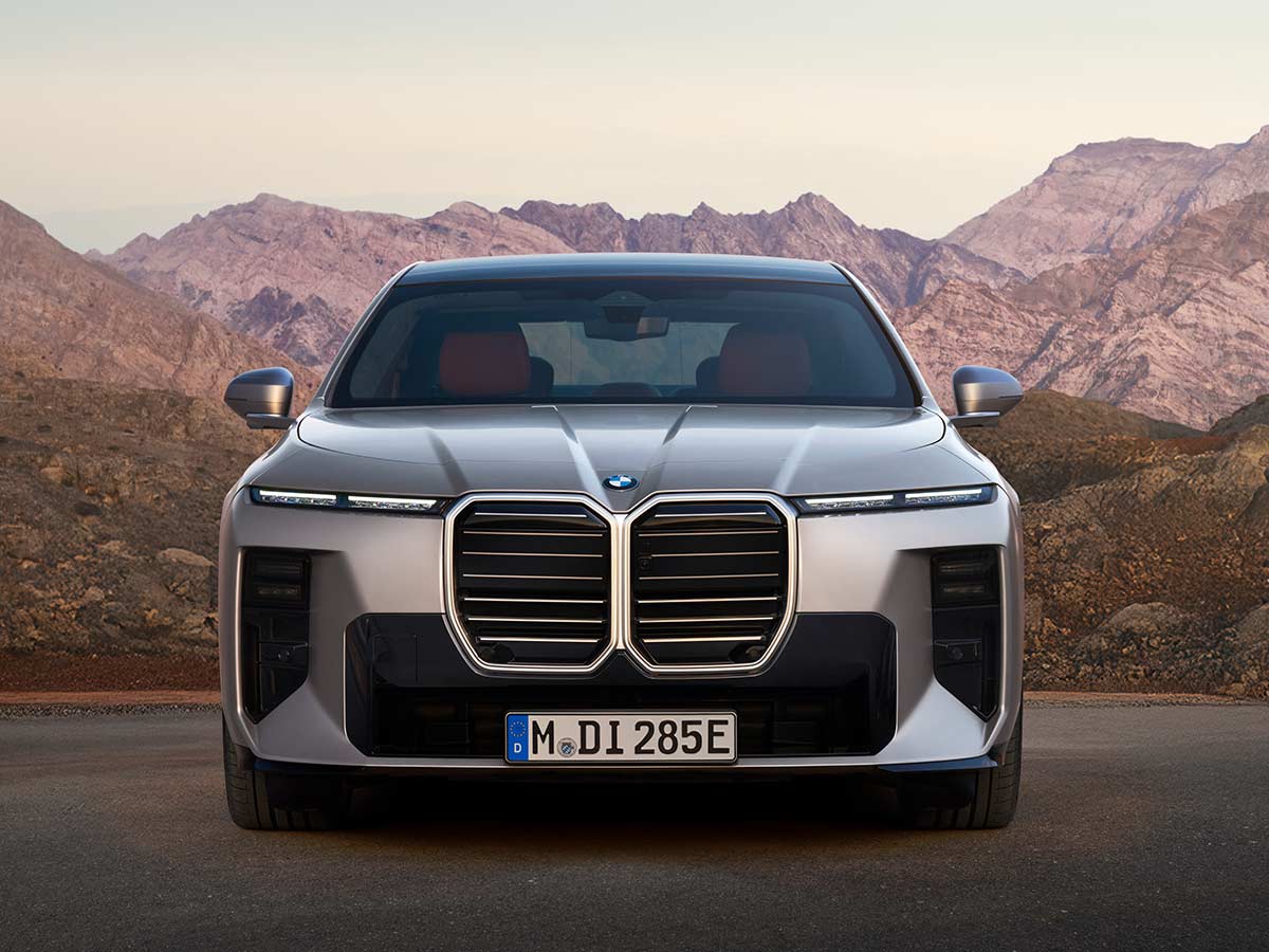 2027 BMW i7 60 xDrive Front