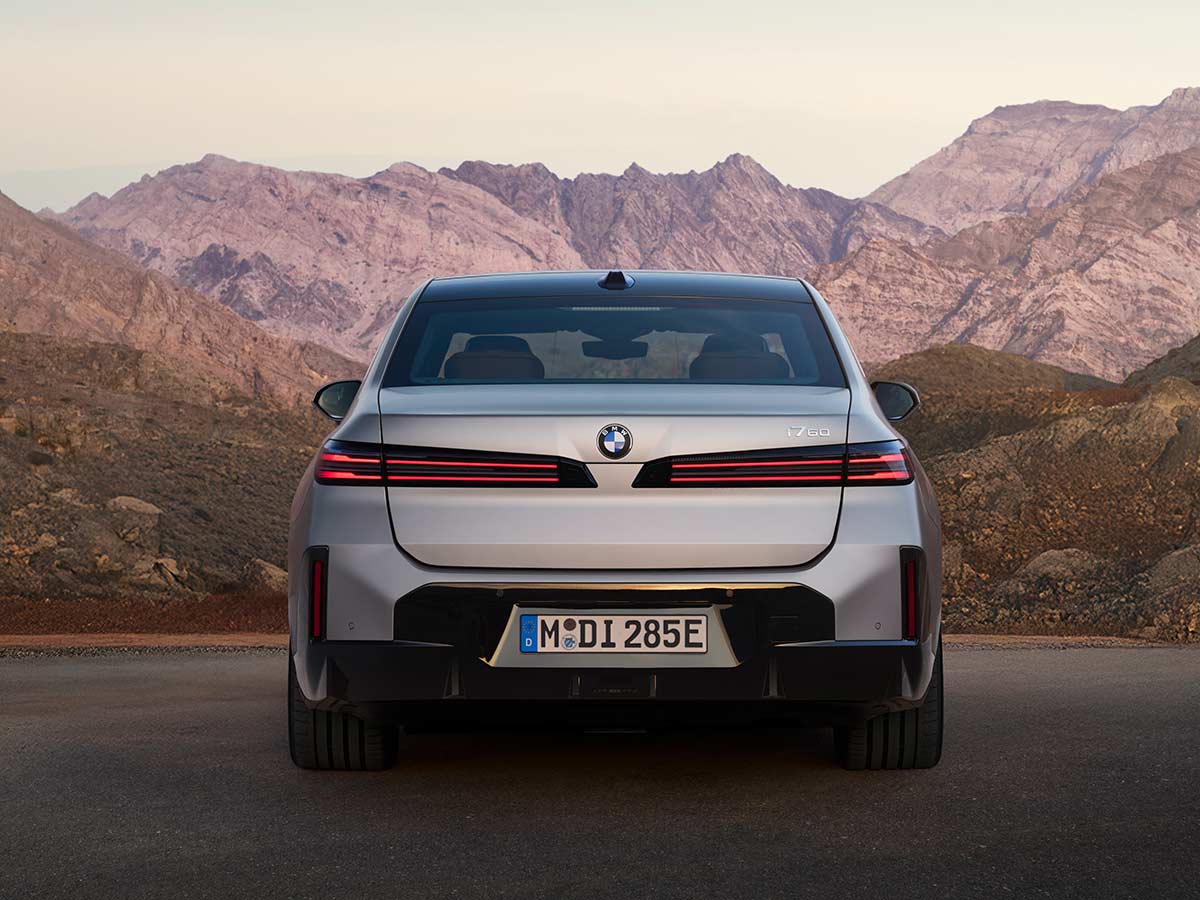 2027 BMW i7 60 xDrive Rear
