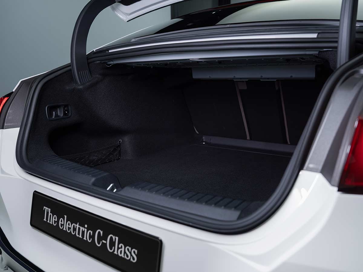 2027 New Electric Mercedes Benz C Class Boot Space