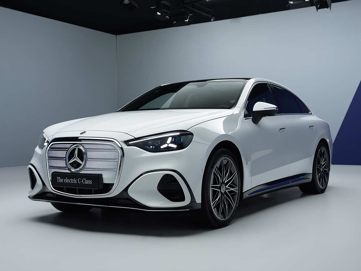 2027 New Electric Mercedes Benz C Class Front Quarter
