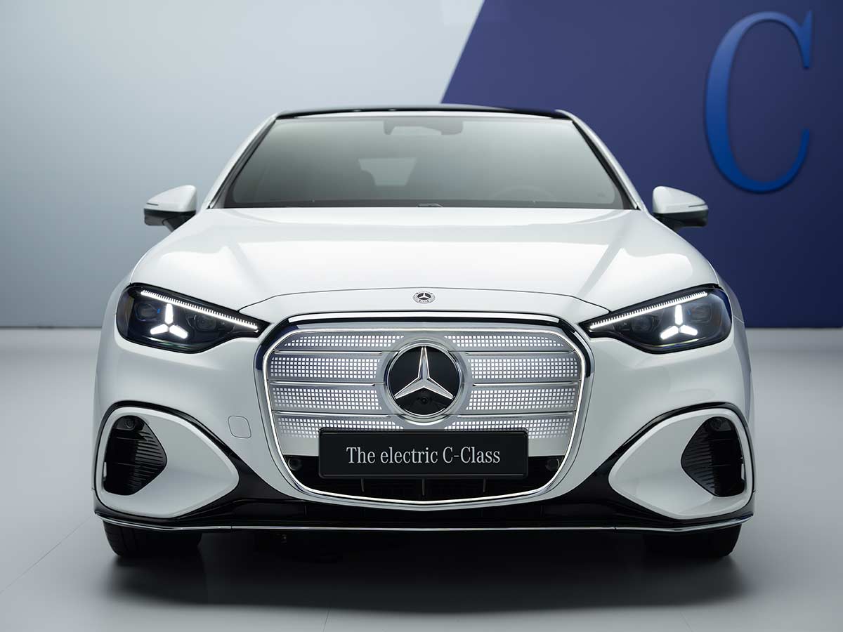 2027 New Electric Mercedes Benz C Class Front