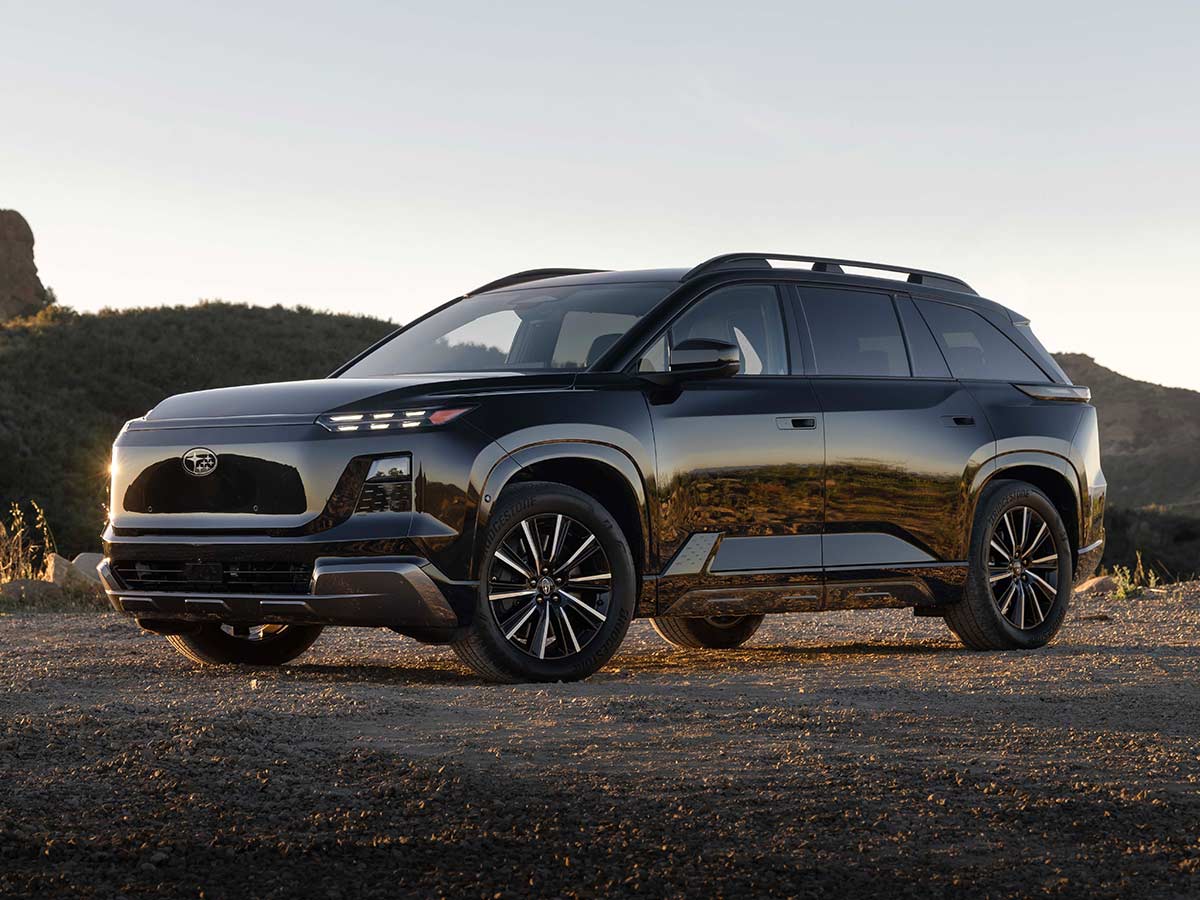 2027 Subaru Getaway Front Quarter