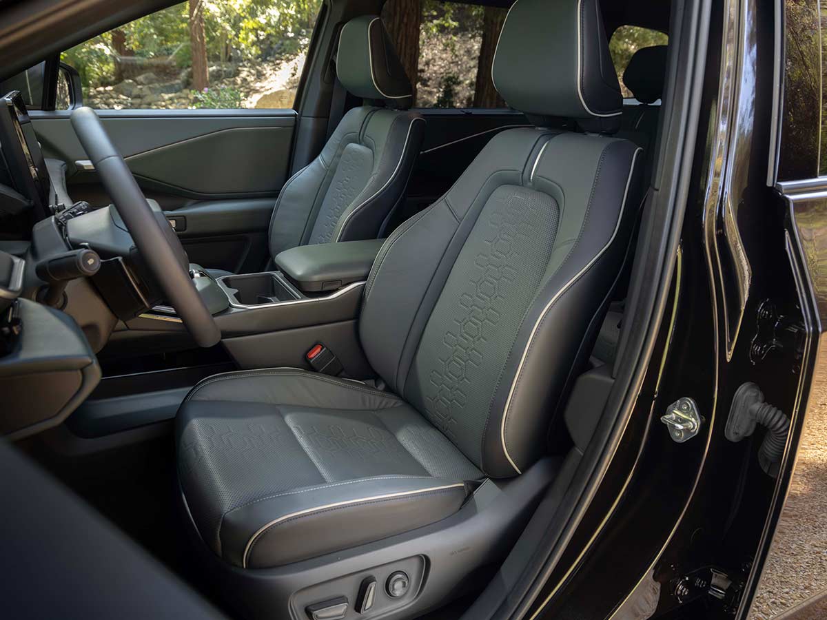 2027 Subaru Getaway Front Seats