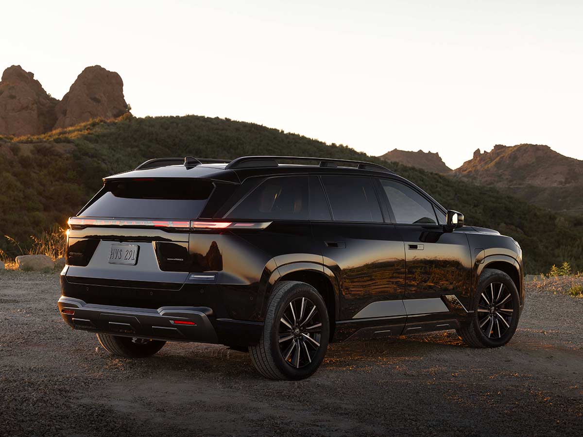 2027 Subaru Getaway Rear Quarter