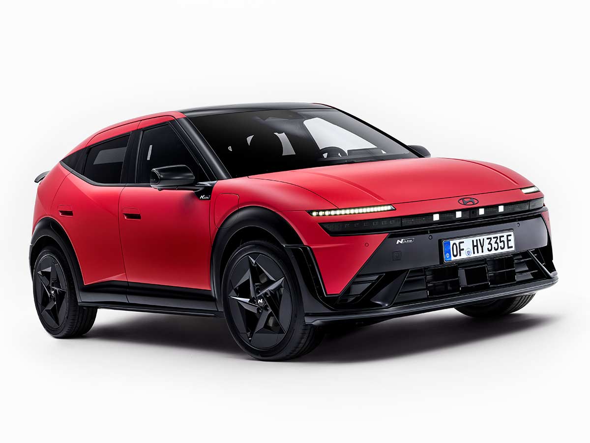 Hyundai Ioniq 3 Aero Hatch Front Quarter View 2026