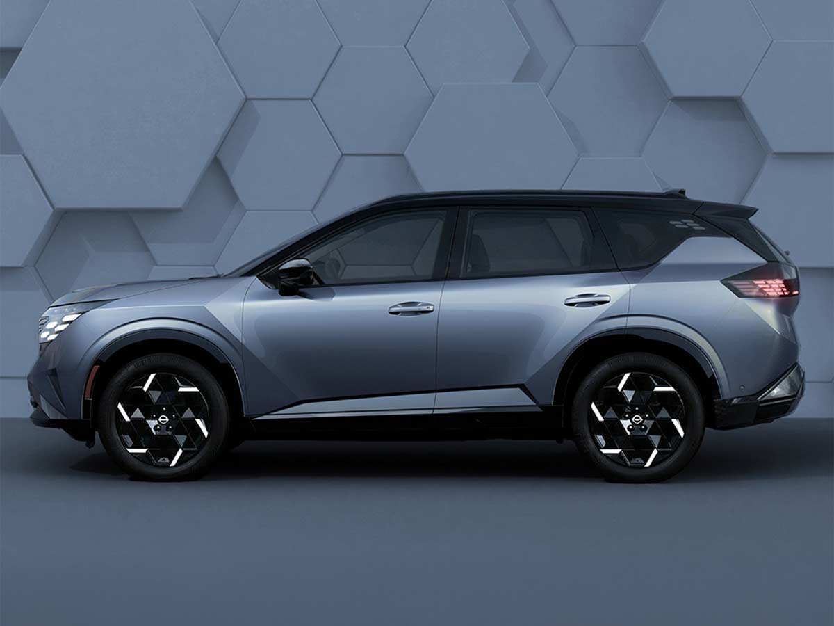 Nissan 2027 Rogue Hybrid X Trail Side View