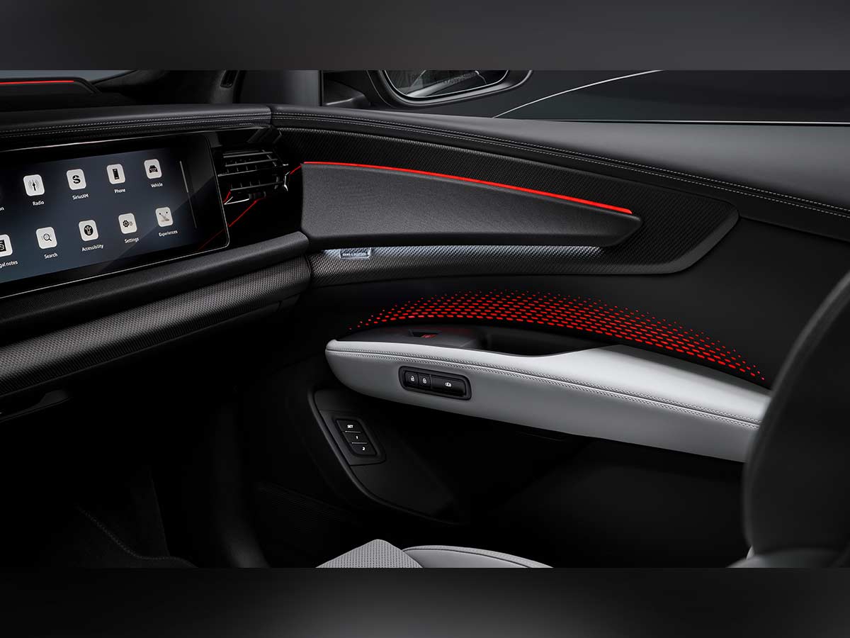 The Lounge on Wheels: Inside the New Audi Q9 and the Reinvention of Luxury SUVs 10 2026 Audi Q9 Interior ambient lighting