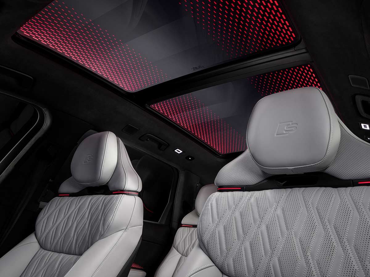 The Lounge on Wheels: Inside the New Audi Q9 and the Reinvention of Luxury SUVs 3 2026 Audi Q9 Interior panoramic glass roof