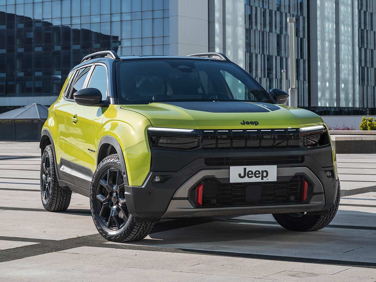 2026 Jeep Avenger 4Xe Front Quarter