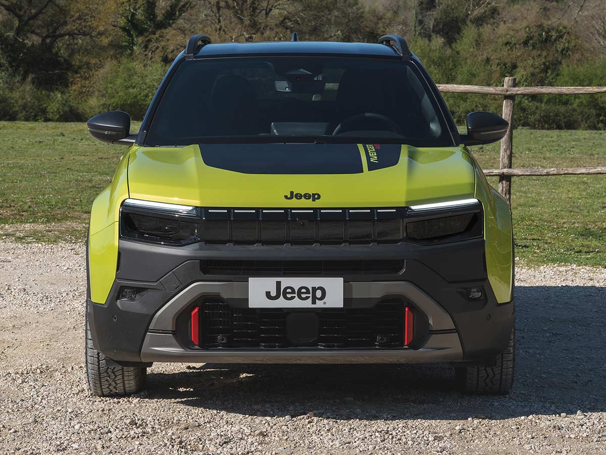 2026 Jeep Avenger 4Xe Front
