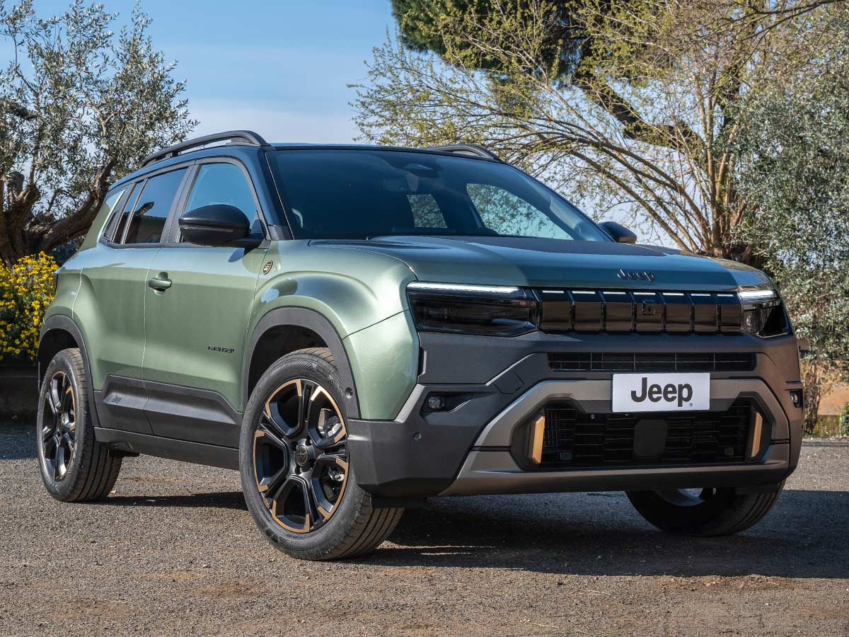2026 Jeep Avenger 4xe 85th Anniversary Front Quarter