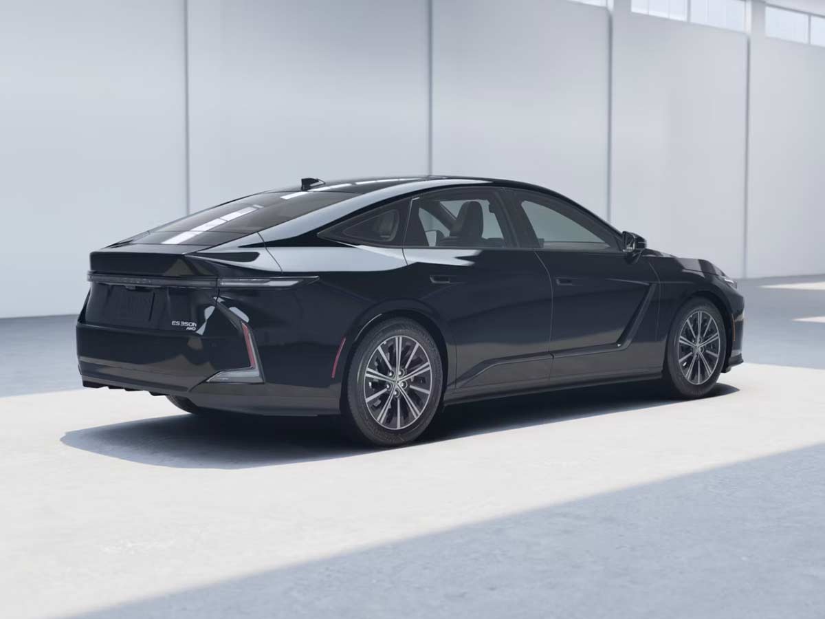2026 Lexus ES Hybrid 350h Caviar Rear Quarter