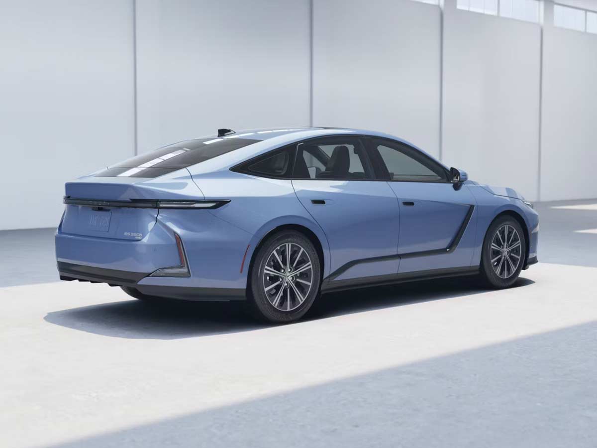 2026 Lexus ES Hybrid 350h Wavelength Rear Quarter