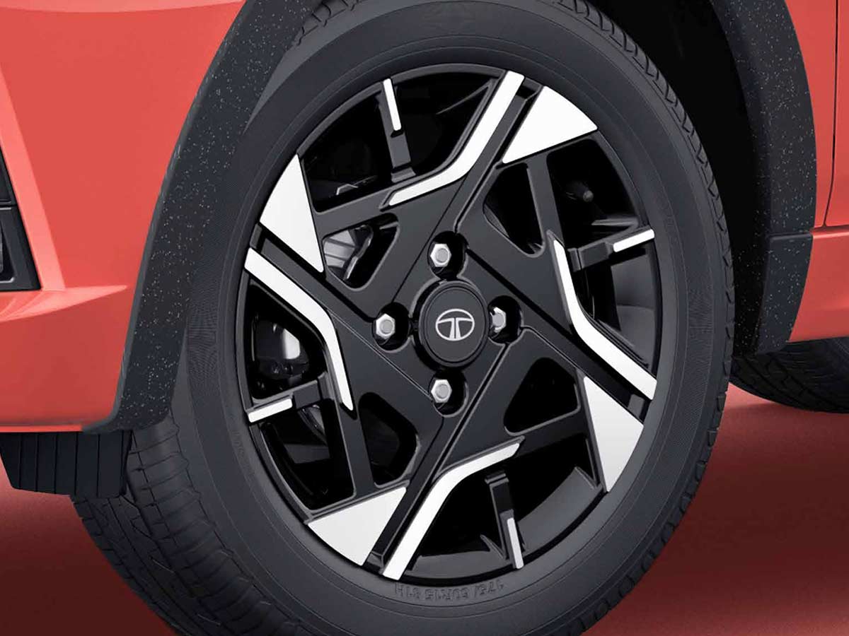 2026 Tata Tiago: The Hatchback That Wants to Redefine Affordable Premium Mobility in India 26 2026 Tata Tiago Alloy Wheel