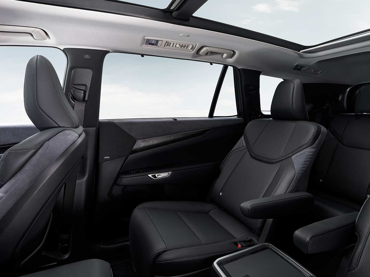 2027 Lexus TZ Middle Row Seats