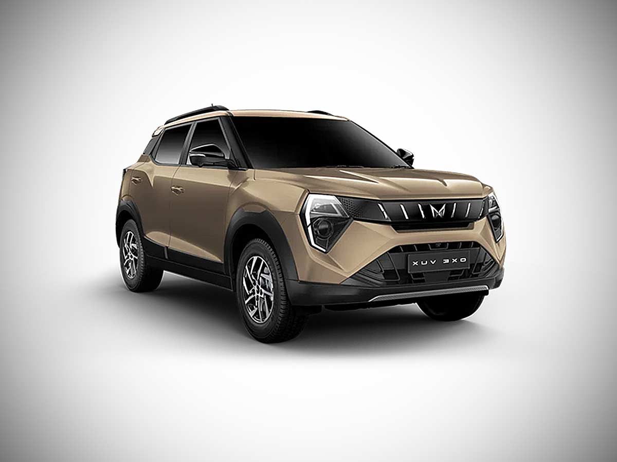 2026 Mahindra XUV 3XO AX5L Colors: Complete Guide to All 8 Exterior Paint Options 3 2026 Mahindra XUV 3XO AX5L Dune Beige