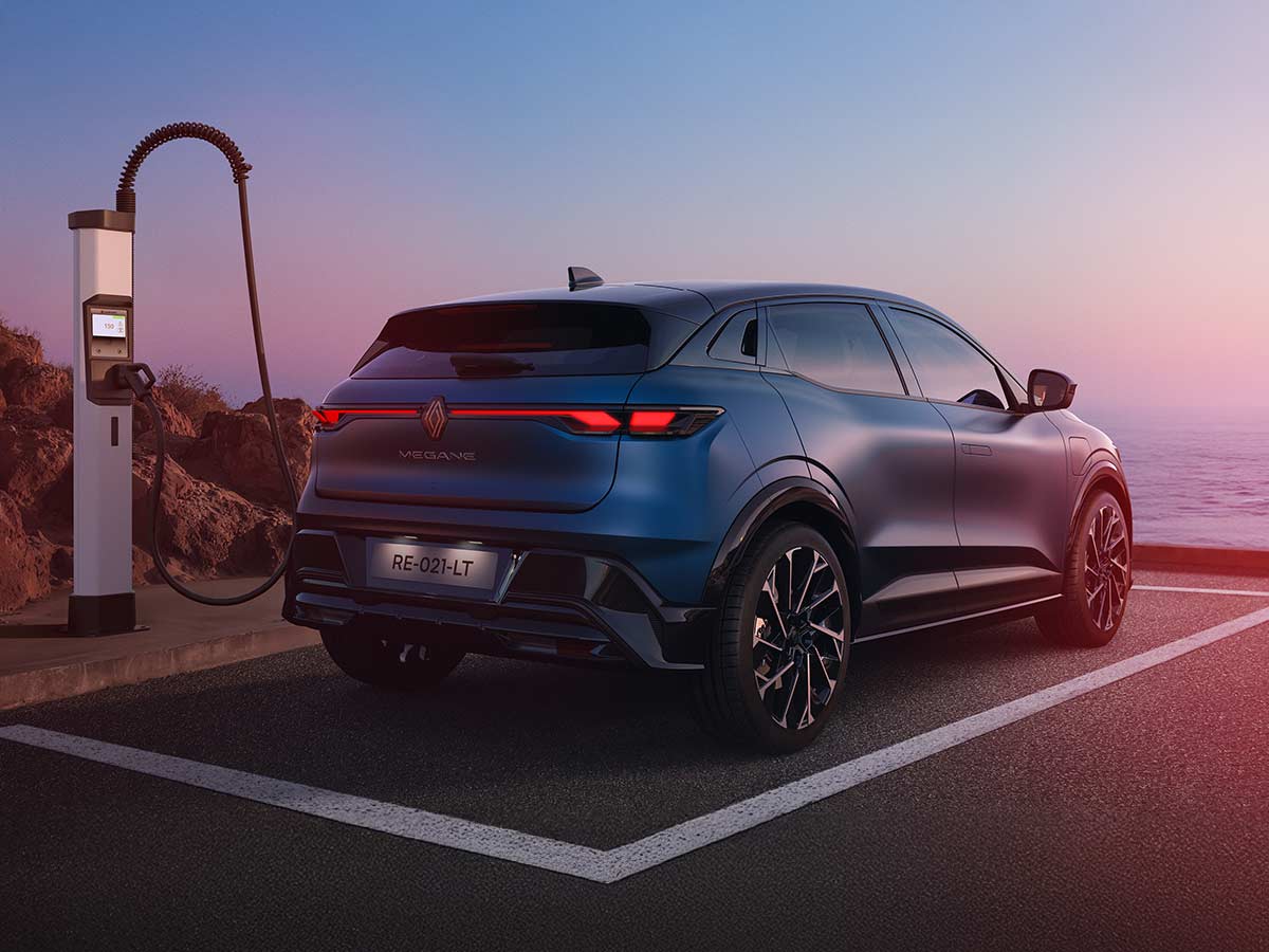 2026 Renault Megane E-Tech Electric: 500km Range, Faster Charging, Smarter Technology and a Sharper Design 7 2026 Renault Megane E Tech Electric Charging